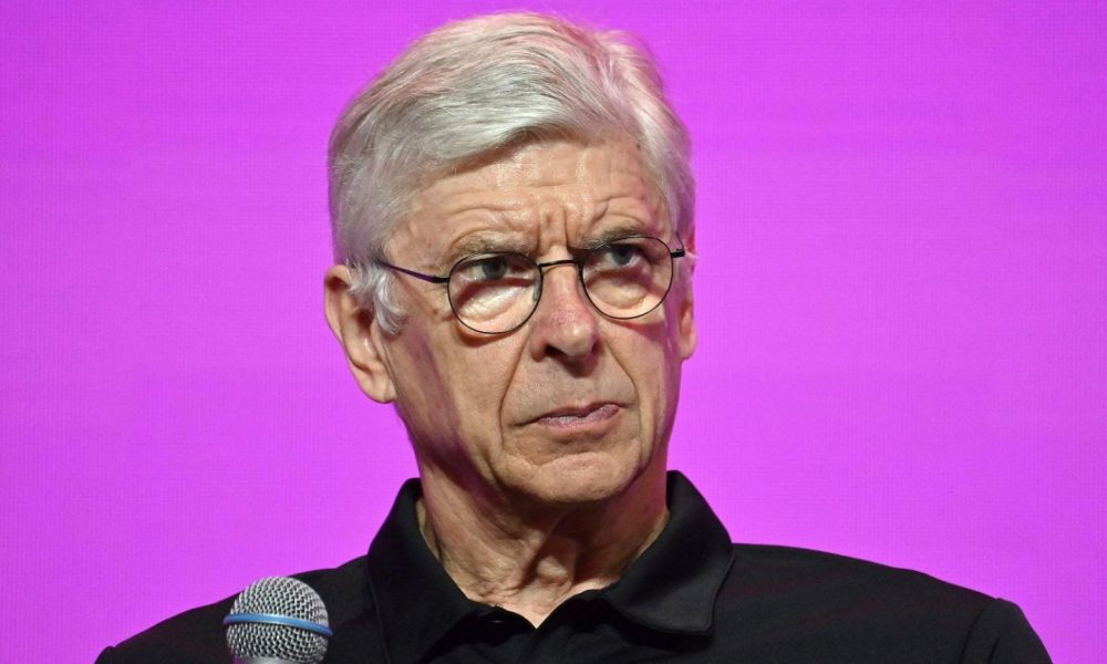 Wenger predicts team to win title this season