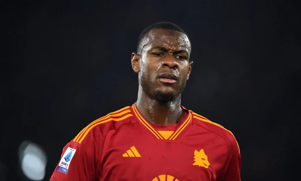 Roma defender Evan Ndicka is “doing well” after collapsing on the pitch during last weekend’s Serie A game with Udinese, his coach Daniele De Rossi said on Wednesday.