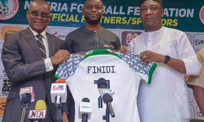 Nigerian broadcasting icon, Dr. Nasir Danladi Bako has praised the Nigeria Football Federation for settling for former international