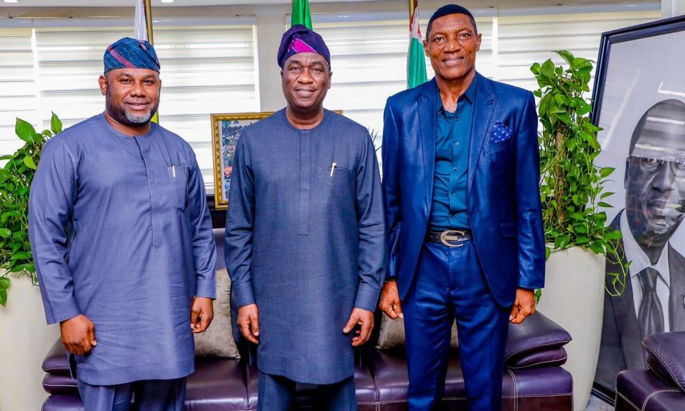 Lagos State Deputy Governor, Obafemi Hamzat played host to the legendary Super Eagles goalkeeper, Peter Rufai