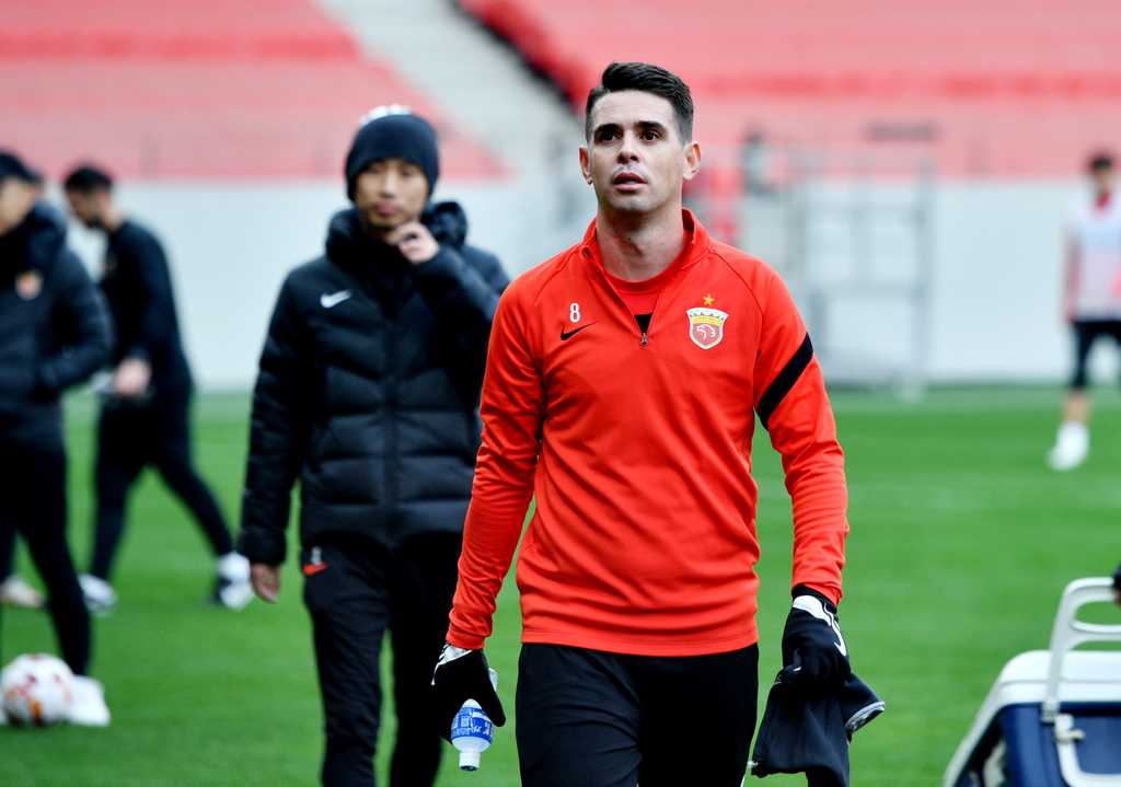 highest-paid foreigner, Oscar Bids Farewell To Chinese Super League