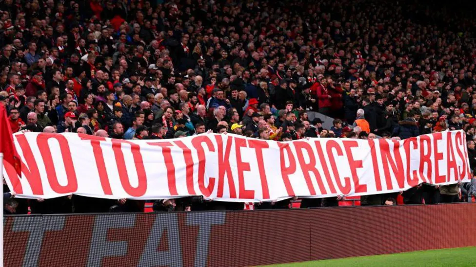 The amount clubs can charge for away tickets in Europe's three men's club competitions will be reduced this season, Uefa has announced.