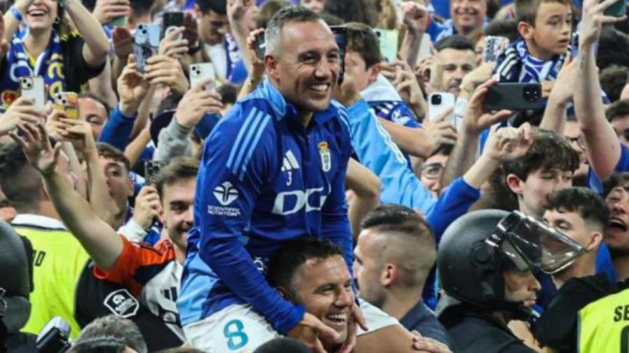 Villarreal Oviedo to rename square after Santi Cazorla following promotion to La Liga By Ruairidh Barlow - 23 June 2025, 11:22 Image via X / Twitter