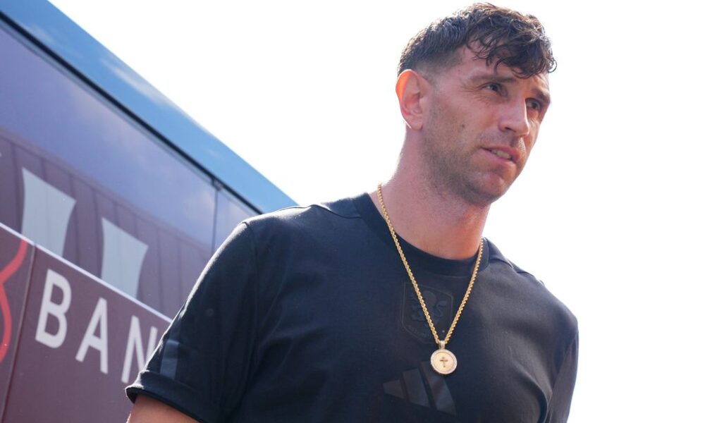 Man Utd Loan Out Goalkeeper Amid Martinez Chase