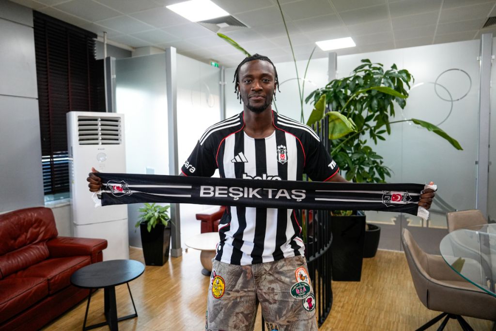 Abraham Joins Besiktas, Expresses Pride In New Kit