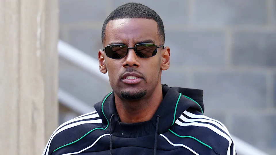 Arne Slot Dodges Questions On Alexander Isak Transfer