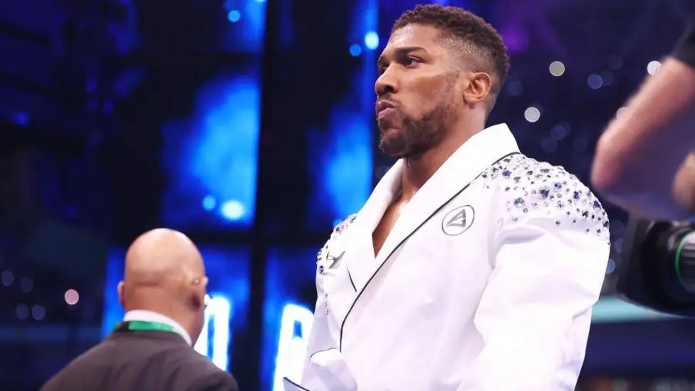 Whyte Urges Joshua To Fight Paul For The Money