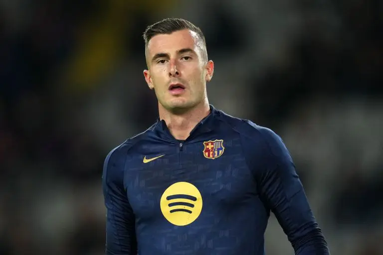 Como Target Out-of-Favor Barcelona Keeper