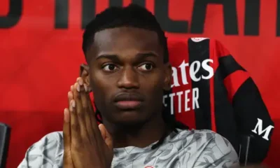 Massimiliano Allegri reacts on the sidelines during AC Milan vs Fiorentina match