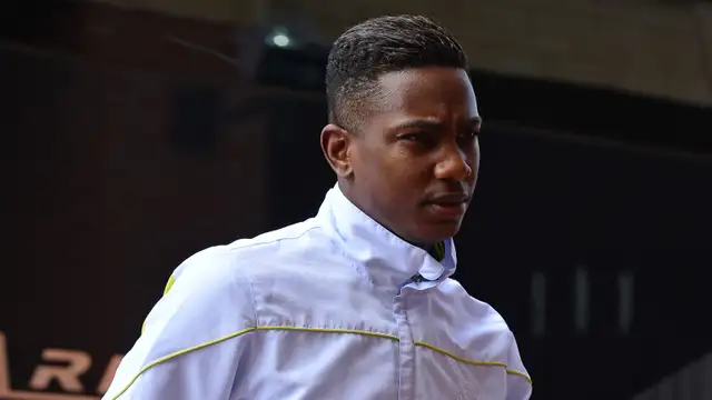 Ex-Juventus and Netherlands star Eljero Elia survives a €300k Lamborghini crash on the A4 motorway. No serious injuries reported. Slug (URL-friendly): eljero-elia-lamborghini-crash-netherlands-a4-motorway Image Alt Text: Former Juventus and Netherlands winger Eljero Elia’s wrecked €300k Lamborghini after a crash on the A4 motorway in the Netherlands.