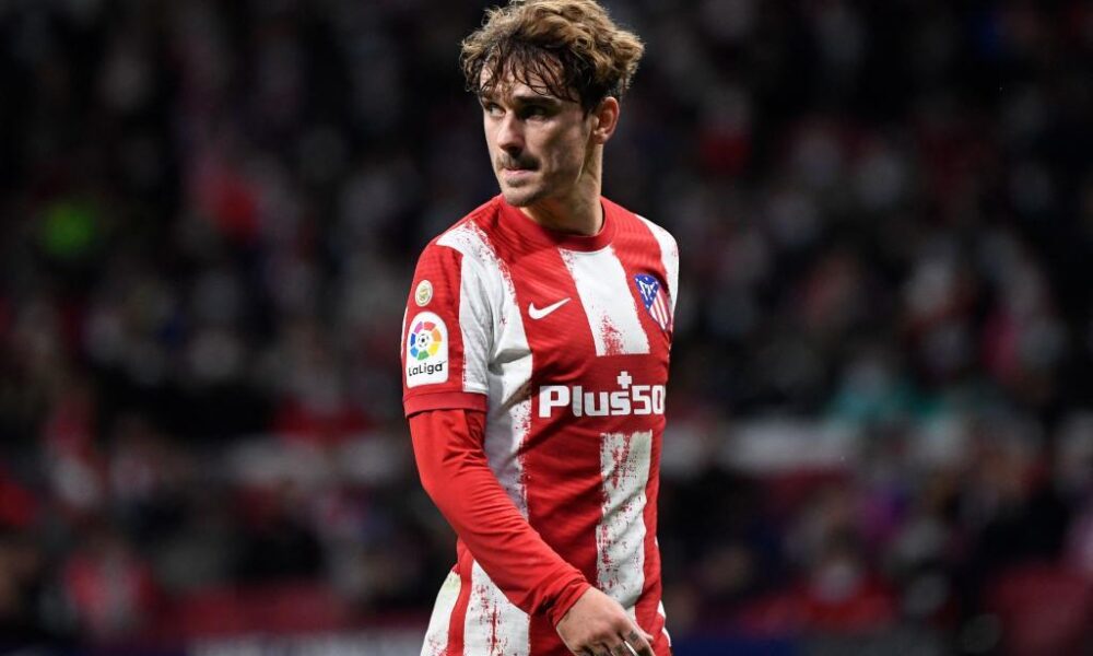 Antoine Griezmann looking determined during an Atletico Madrid match