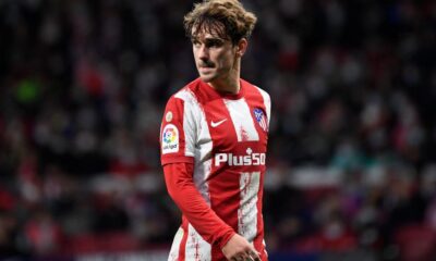 Antoine Griezmann looking determined during an Atletico Madrid match