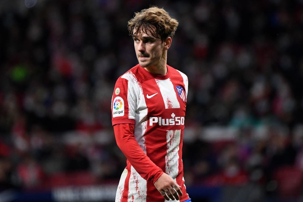 Antoine Griezmann looking determined during an Atletico Madrid match