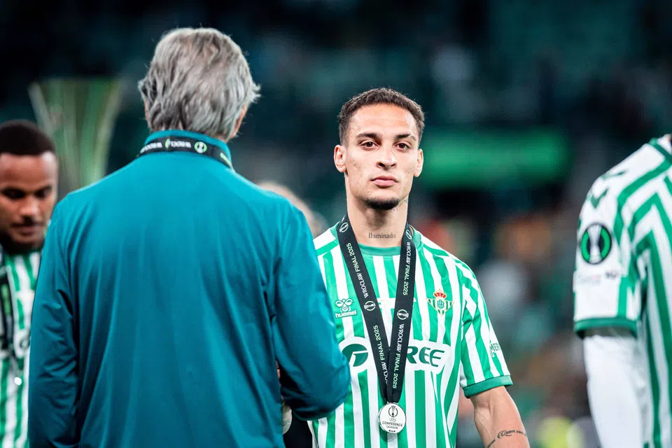 Antony celebrating a goal for Real Betis after rejecting Bayern Munich