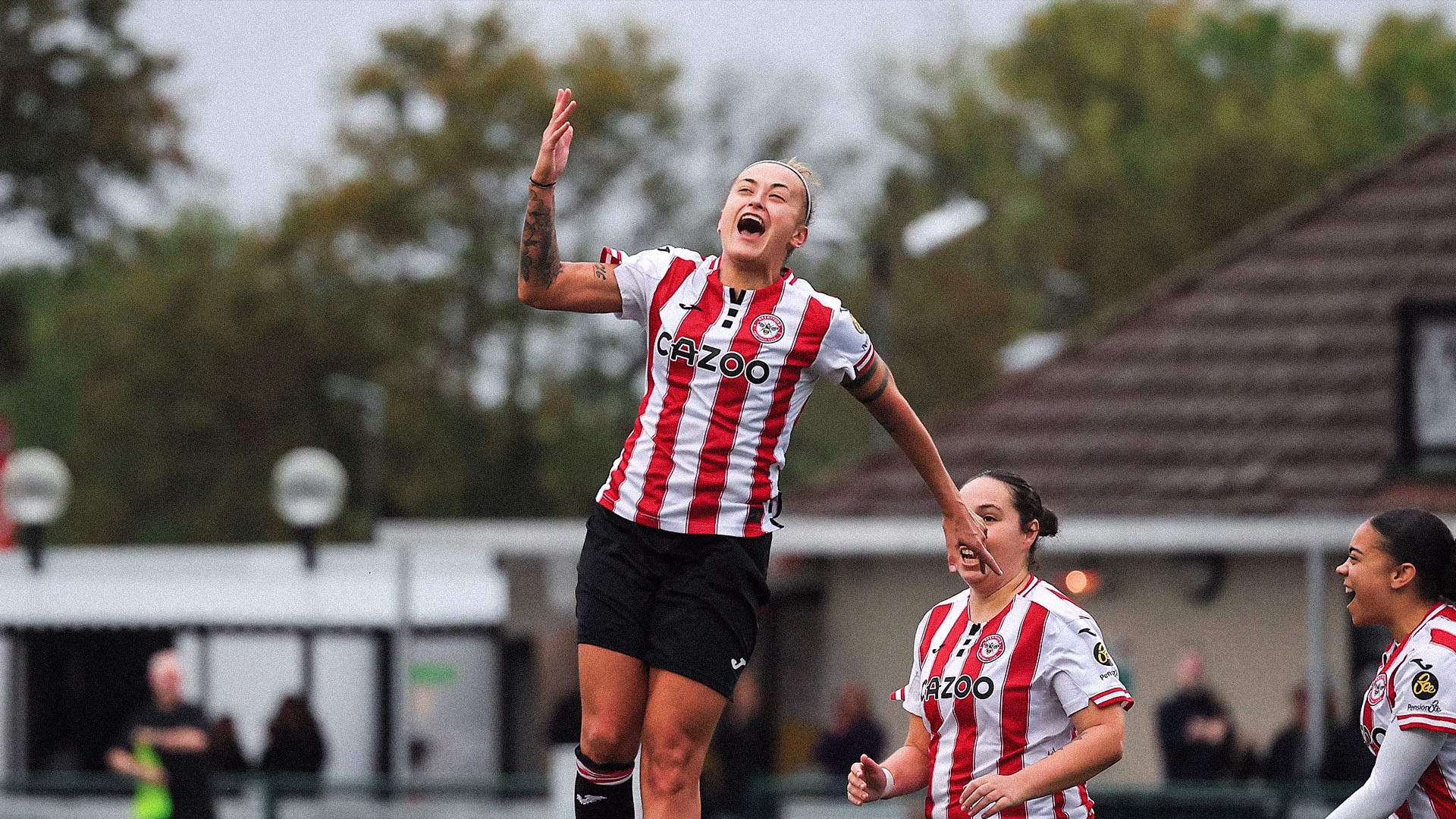 Ashley Cheatley scores acrobatic goal for Brentford Women