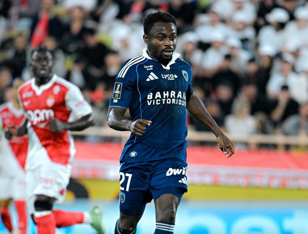 Moses Simon celebrating his goal for Paris FC against AS Monaco