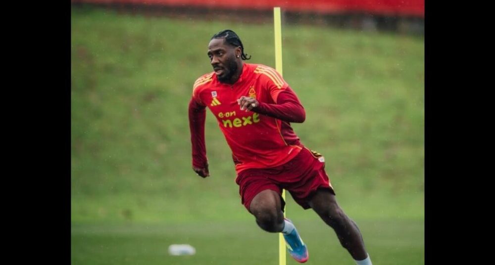 Ola Aina training with Nottingham Forest after recovering from hamstring injury