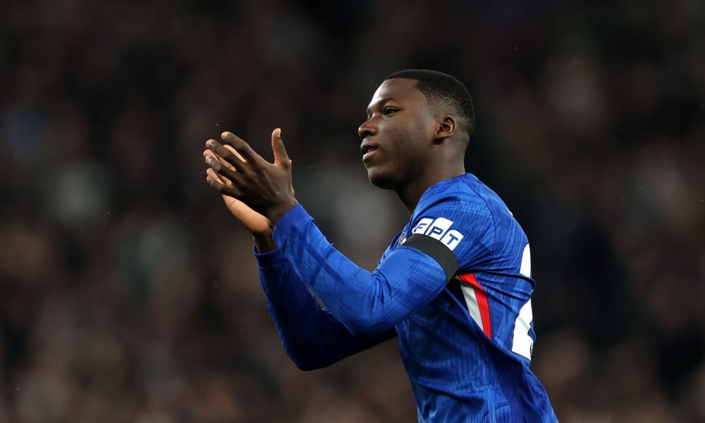 Robert Sanchez Praises Moises Caicedo Chelsea Midfielder