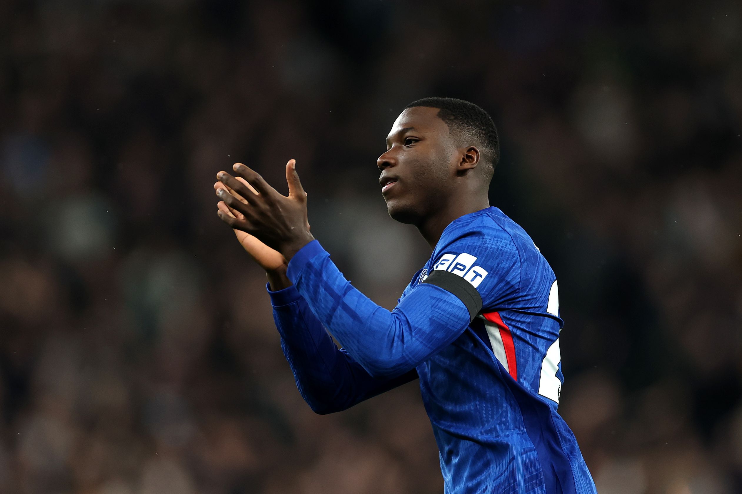 Robert Sanchez Praises Moises Caicedo Chelsea Midfielder