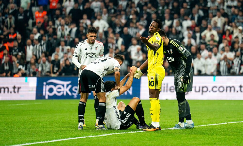 Wilfred Ndidi in action for Besiktas during the Istanbul derby against Fenerbahce