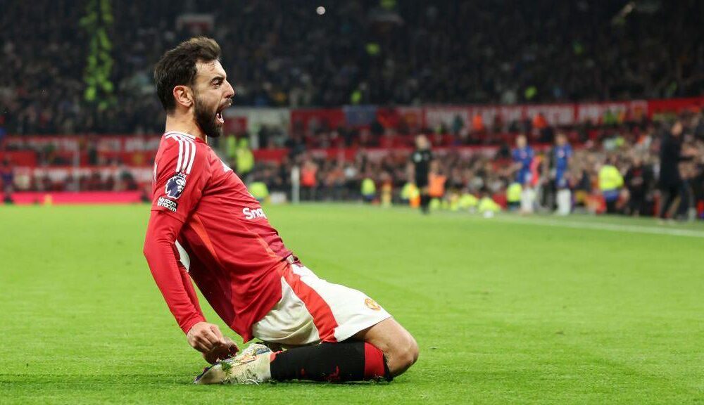 Bruno Fernandes Playing For Manchester United During A Premier League Match