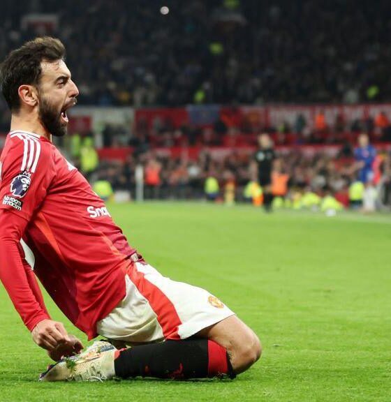 Bruno Fernandes Playing For Manchester United During A Premier League Match