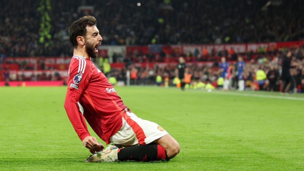 Bruno Fernandes Playing For Manchester United During A Premier League Match