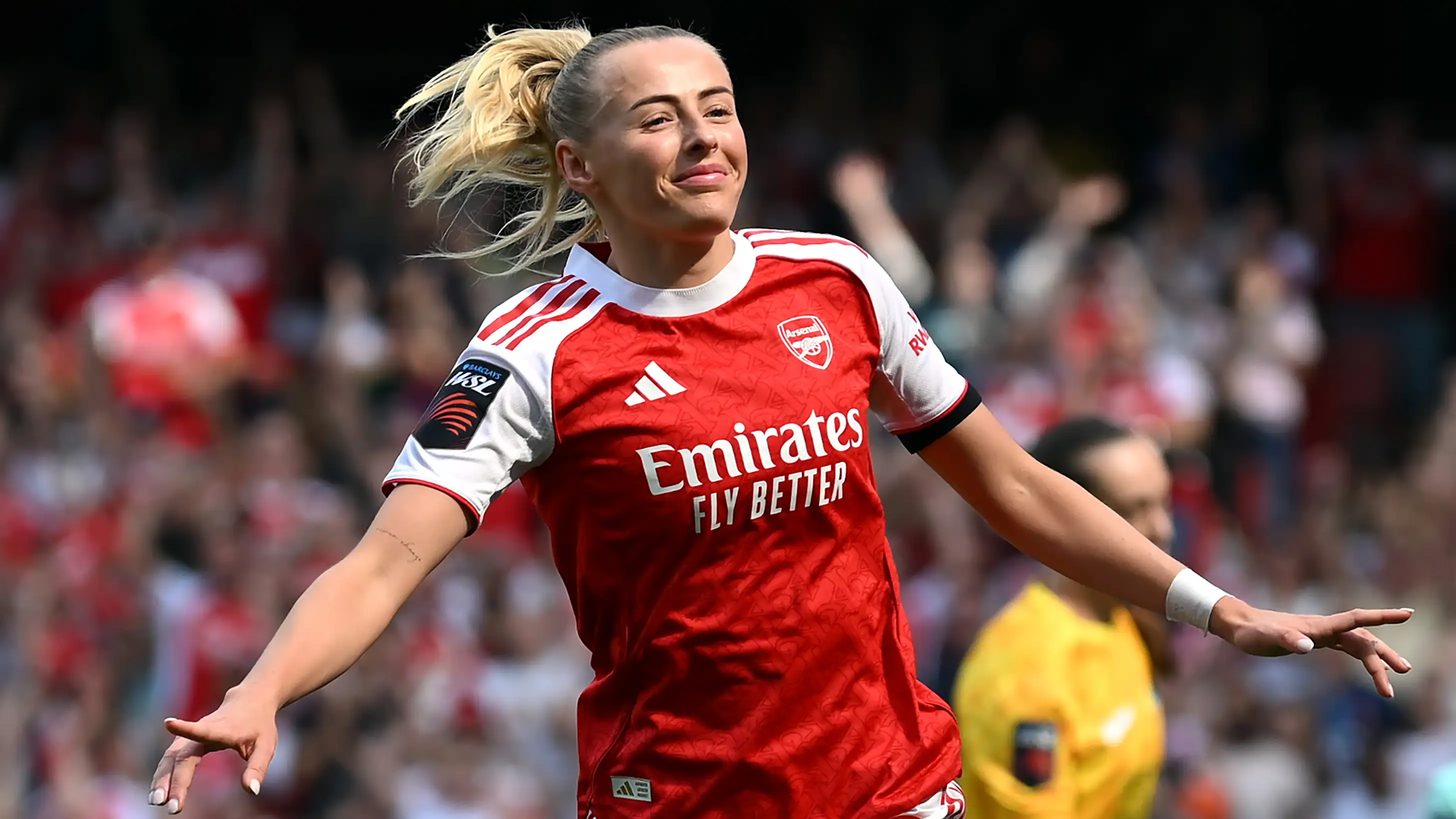 Chloe Kelly playing for Arsenal in the 2025-26 WSL season.