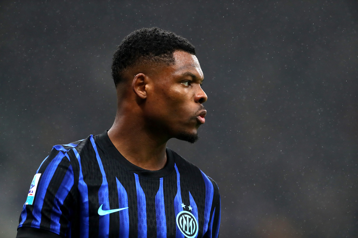 Denzel Dumfries Injured During Serie A Match For Inter Milan