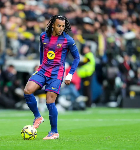 Jules Kounde substituted after hamstring injury during Barcelona vs Villarreal match