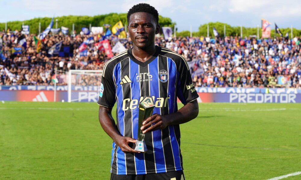 Nigerian midfielder Ebenezer Akinsanmiro in action during a match for Pisa SC.