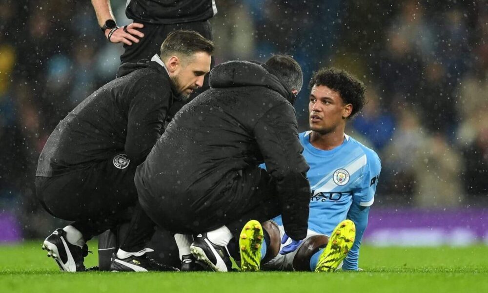 Oscar Bobb Leaving The Pitch Injured During Manchester City Vs Brentford Carabao Cup Match