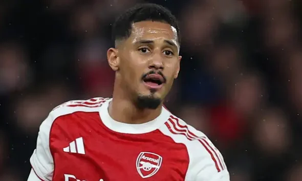 William Saliba and Gabriel Heinze during Arsenal training session