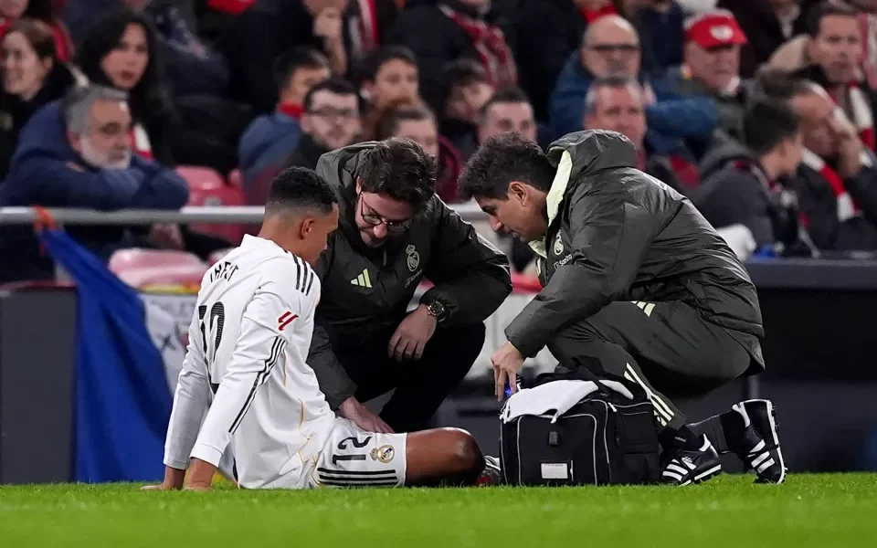 Trent Alexander-Arnold limping off after suffering a thigh injury during Real Madrid’s La Liga match.