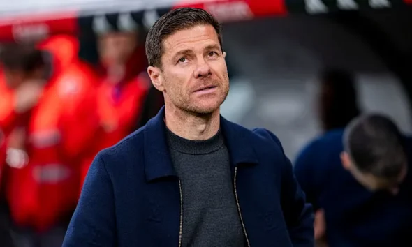 Xabi Alonso on the touchline during Real Madrid vs Barcelona Supercopa final