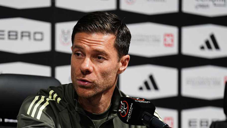 Xabi Alonso reacting during Real Madrid vs Barcelona Supercopa final in Saudi Arabia