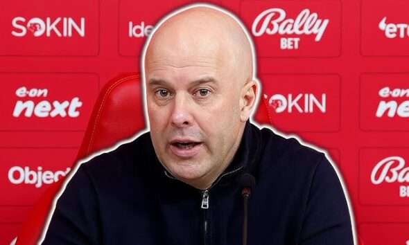 Arne Slot Reacts During Liverpool vs Nottingham Forest Premier League Match