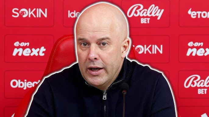 Arne Slot Reacts During Liverpool vs Nottingham Forest Premier League Match