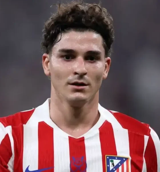 Deco speaking about Barcelona transfer plans amid links to Julian Alvarez