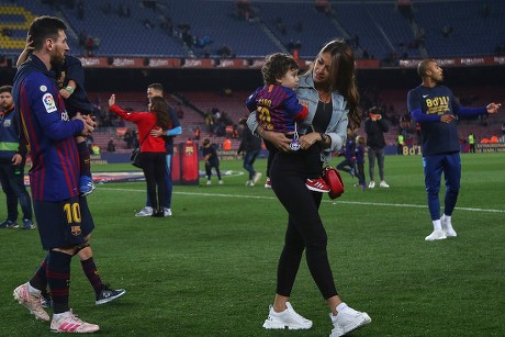 Lionel Messi and Antonela Roccuzzo during a Barcelona visit after Camp Nou renovation