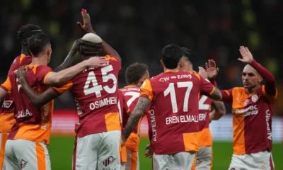 Victor Osimhen celebrates after scoring a penalty for Galatasaray against Kayserispor