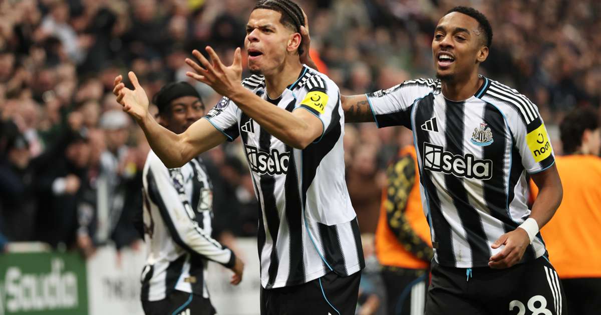 William Osula celebrating after scoring for Newcastle against Manchester United